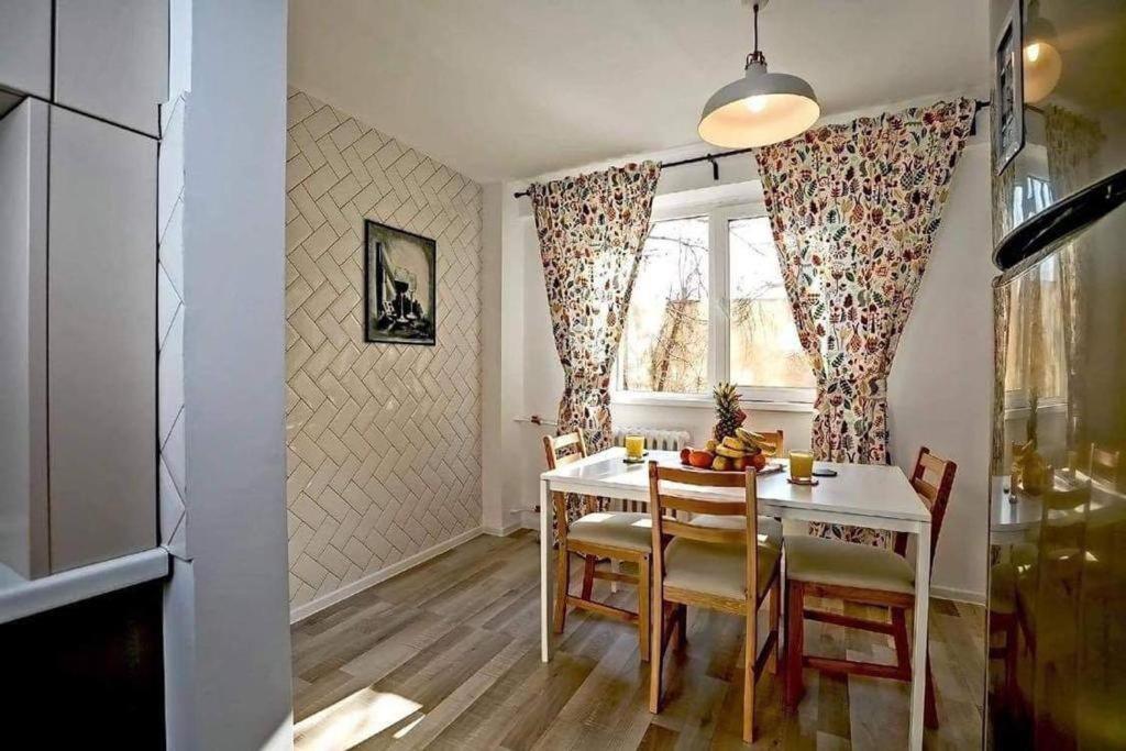 Poetry I Piata Victorei Bukurešť Exteriér fotografie